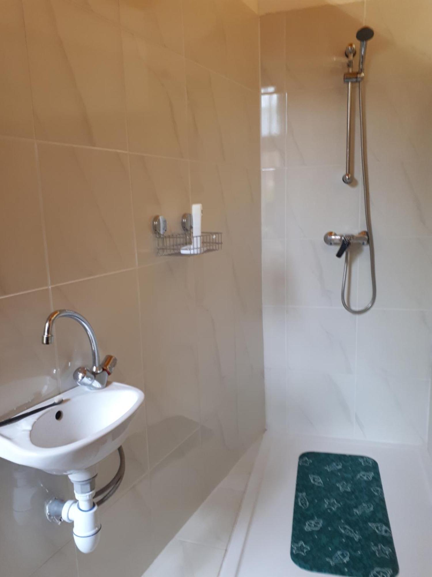 Loft Atypique Hyper Centre A 5Mn A Pied De La Plage De L'Ecluse 2 A 8 Personnes Dinard Exterior foto
